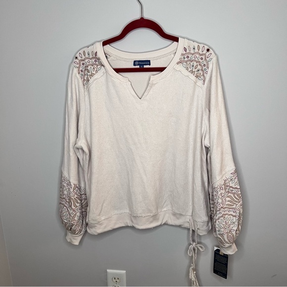 Democracy Women Size XL Die Cut Embroidered Soft Sweatshirt Relaxed Fit NEW - Picture 2 of 8